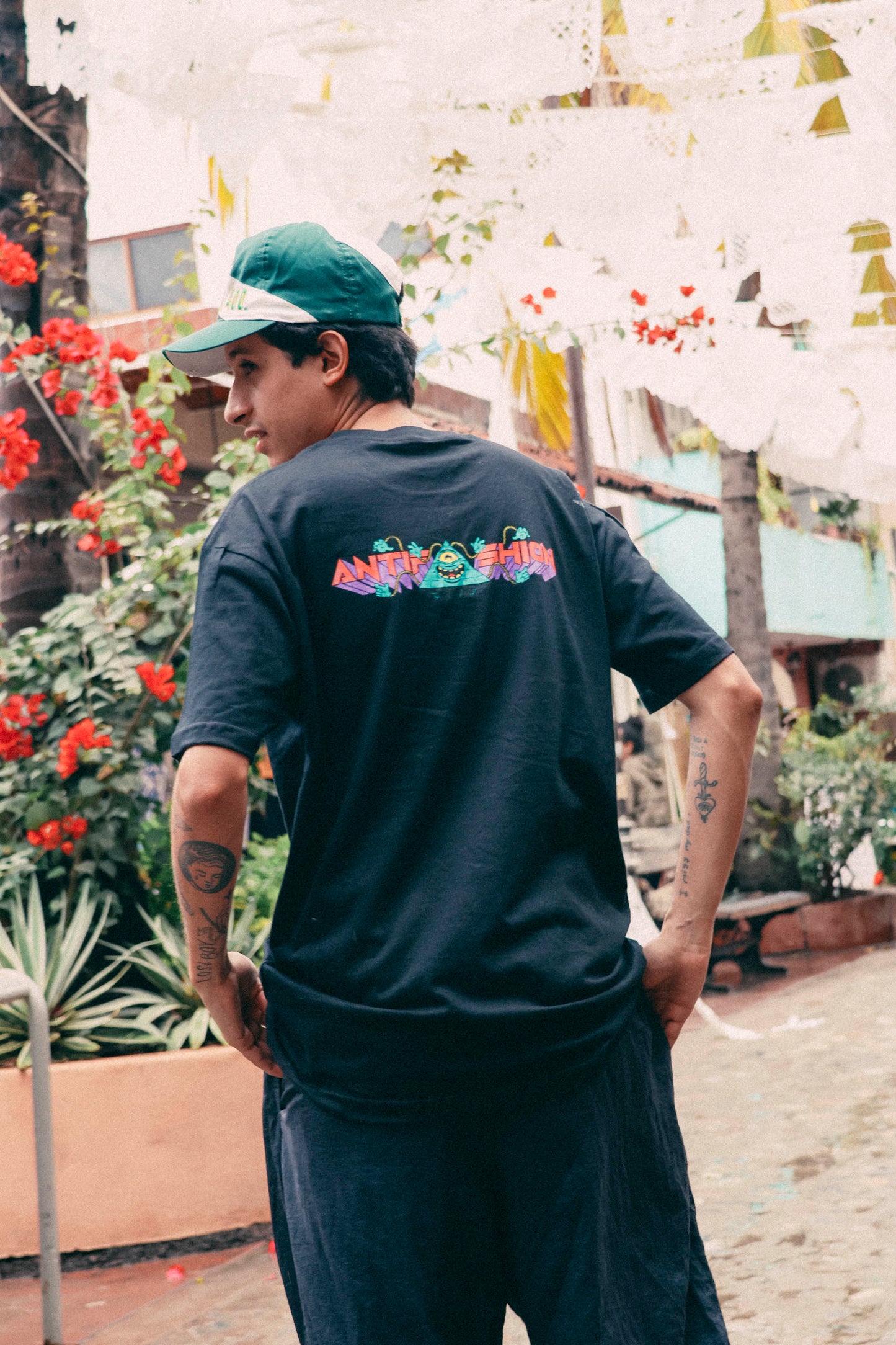 Playera Piramide Black