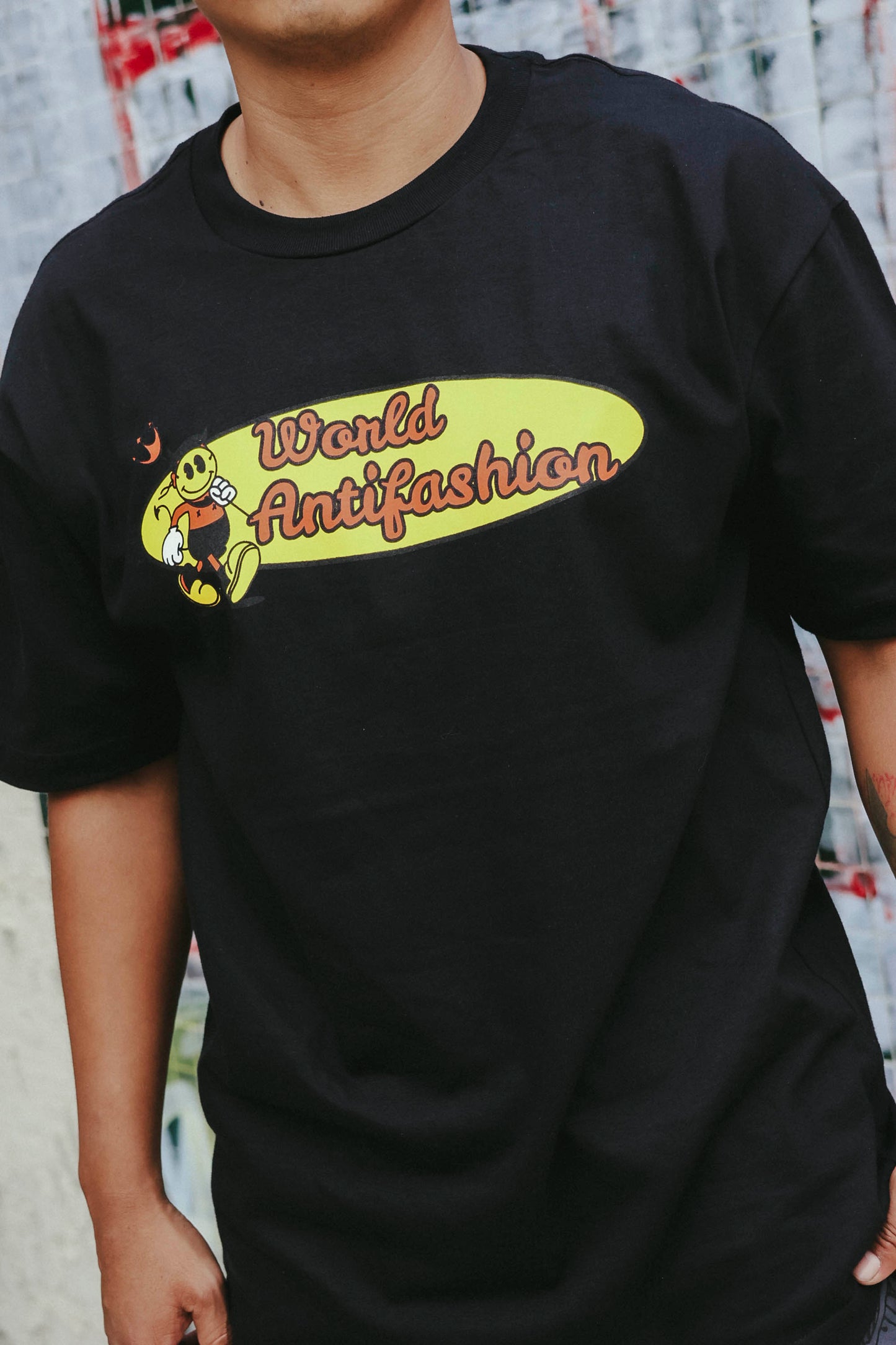 Playera Anti World