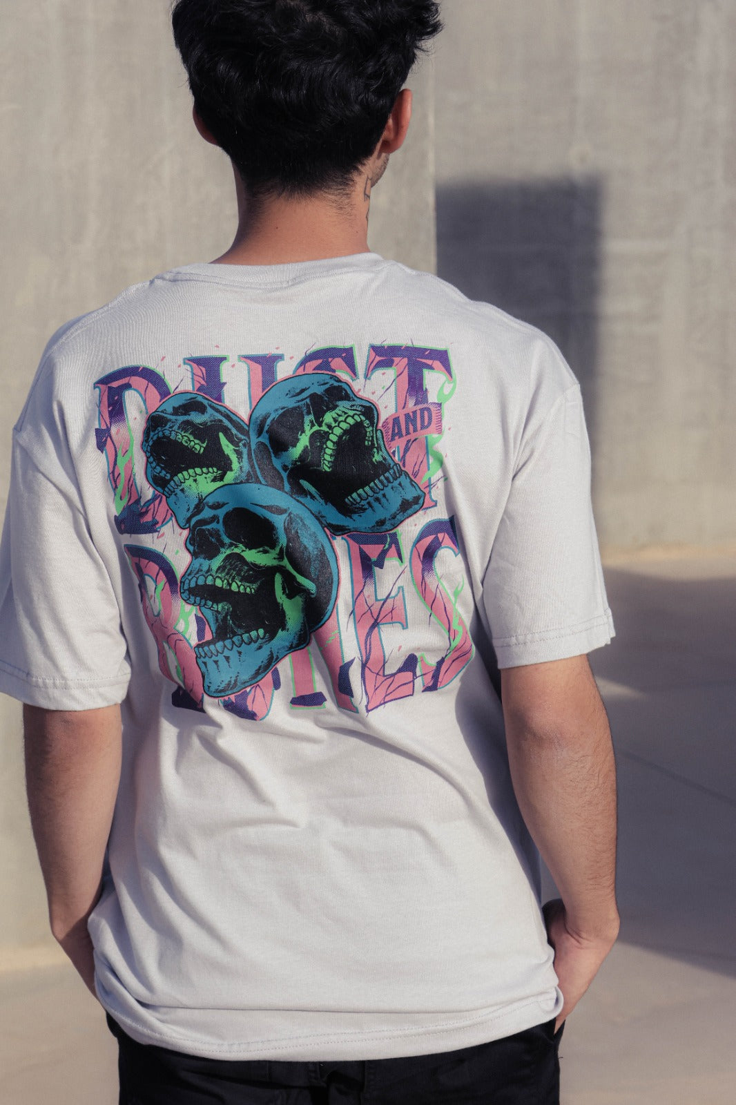 Playera DUST AND BONES Gris