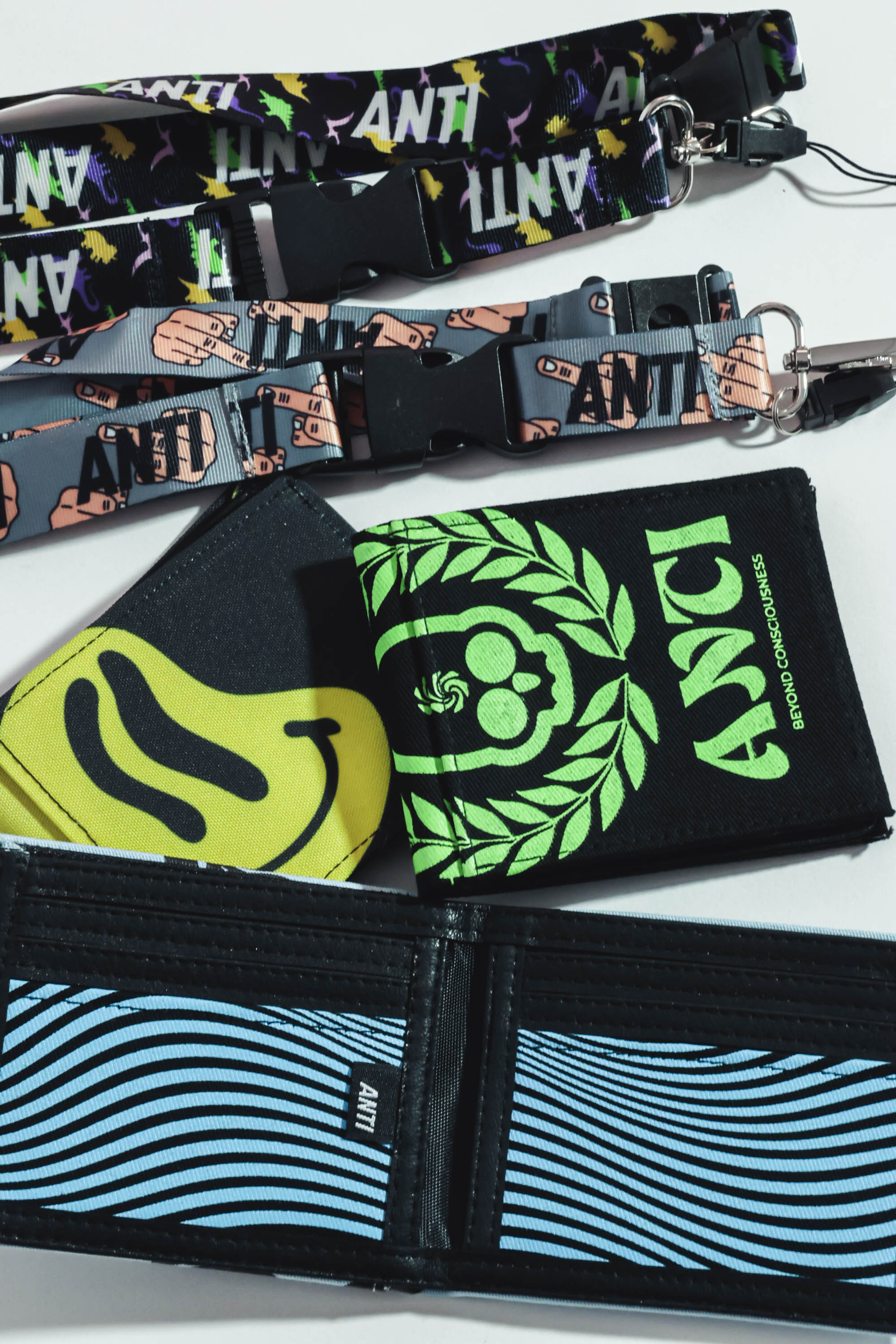 Cartera third eye green black
