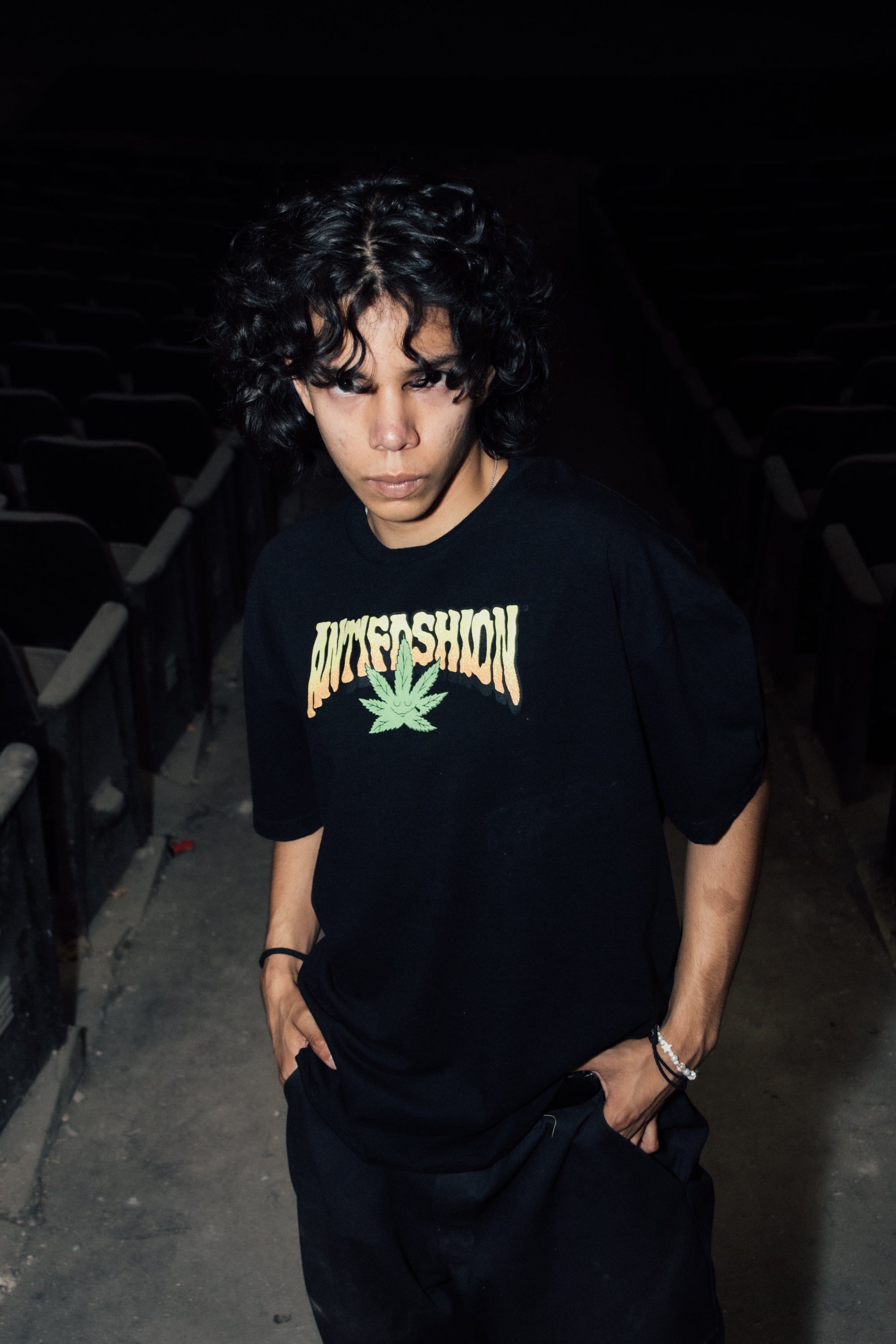 Playera Cuidame Viejo Black