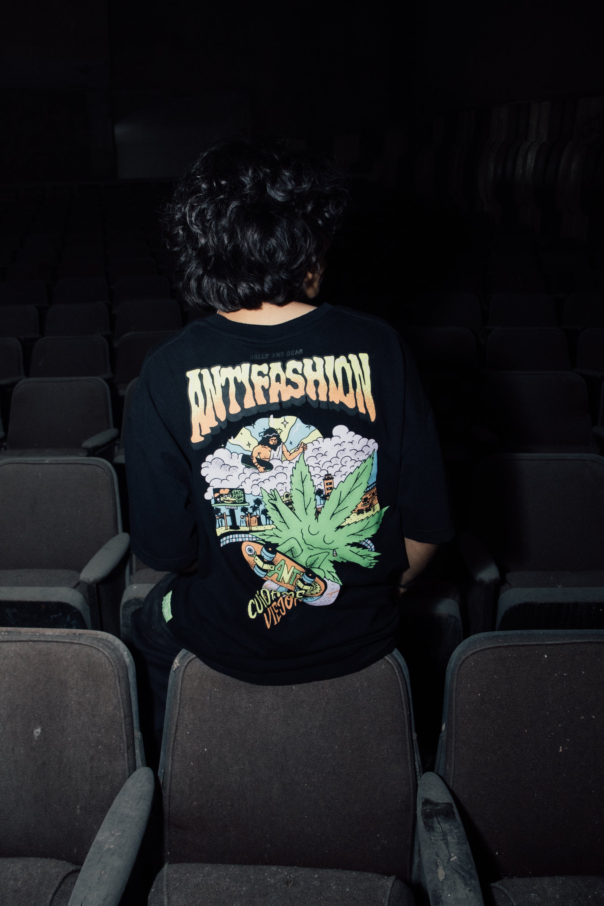 Playera Cuidame Viejo Black