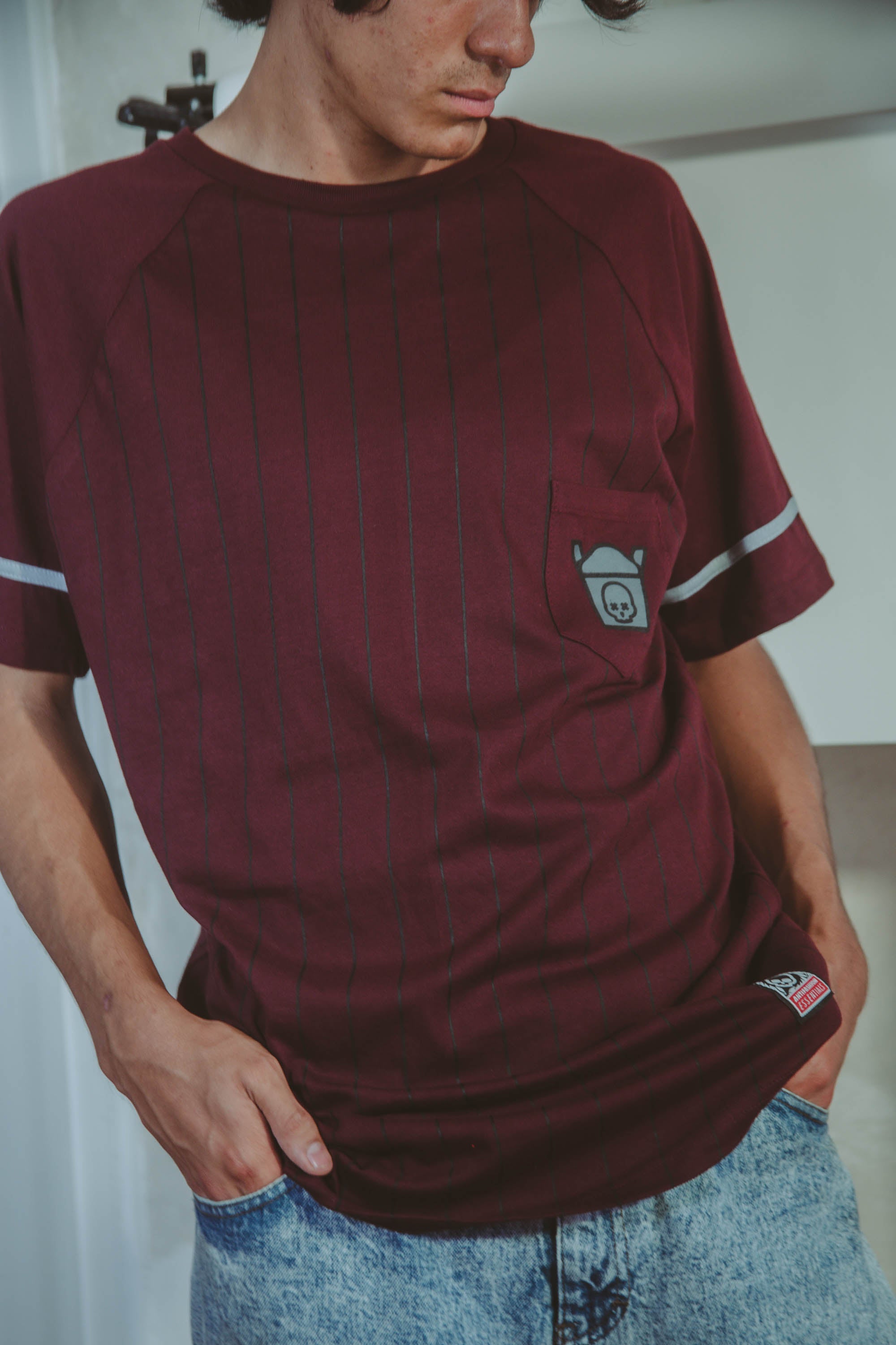 Playera Chinese Box Vino Essential