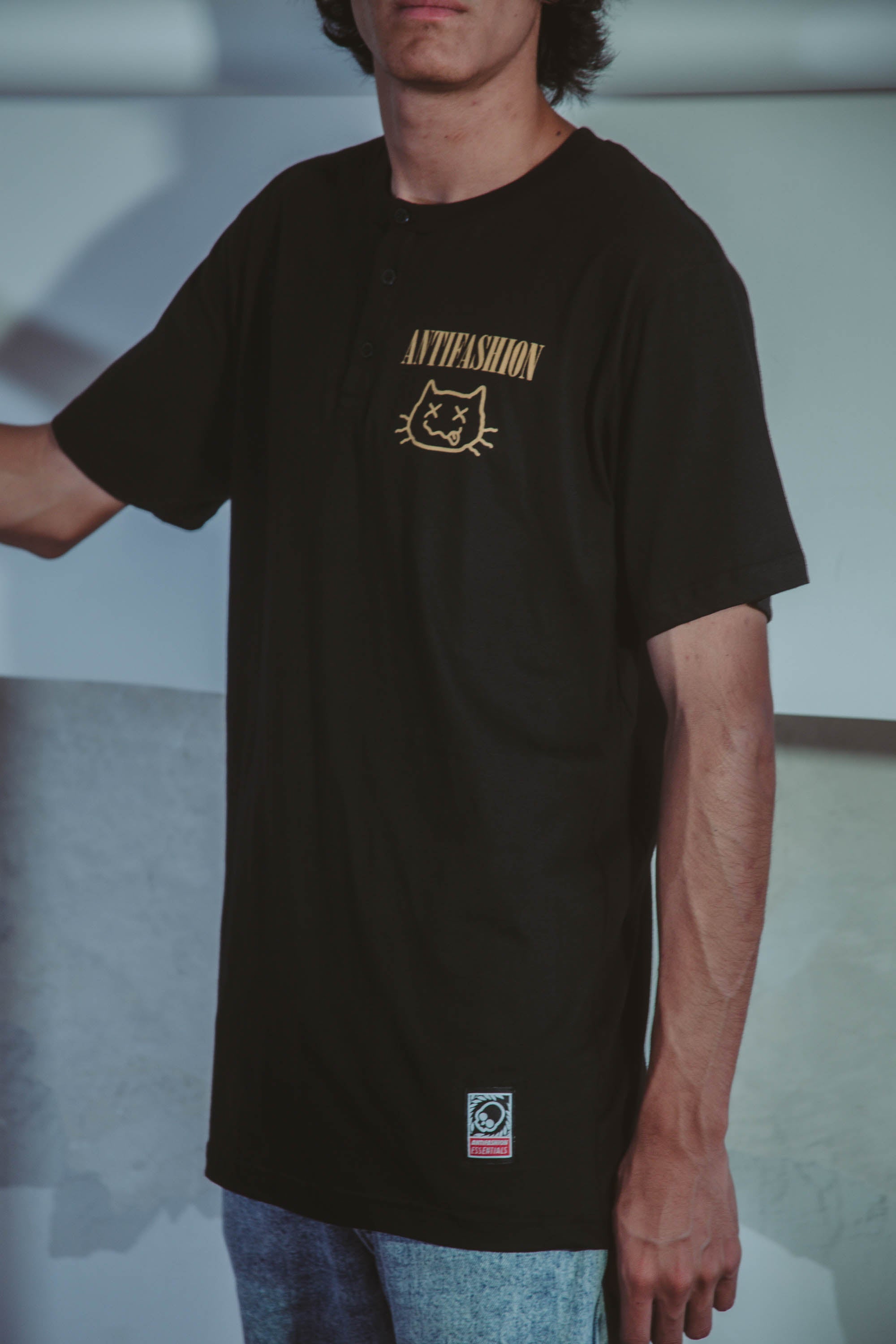 Playera Catvana Essential