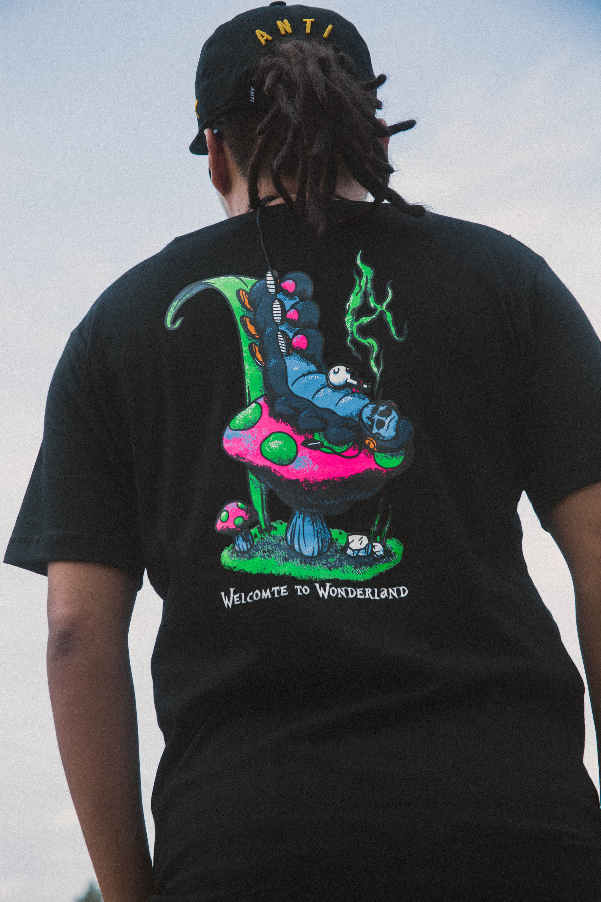 Playera Wonderland Essential