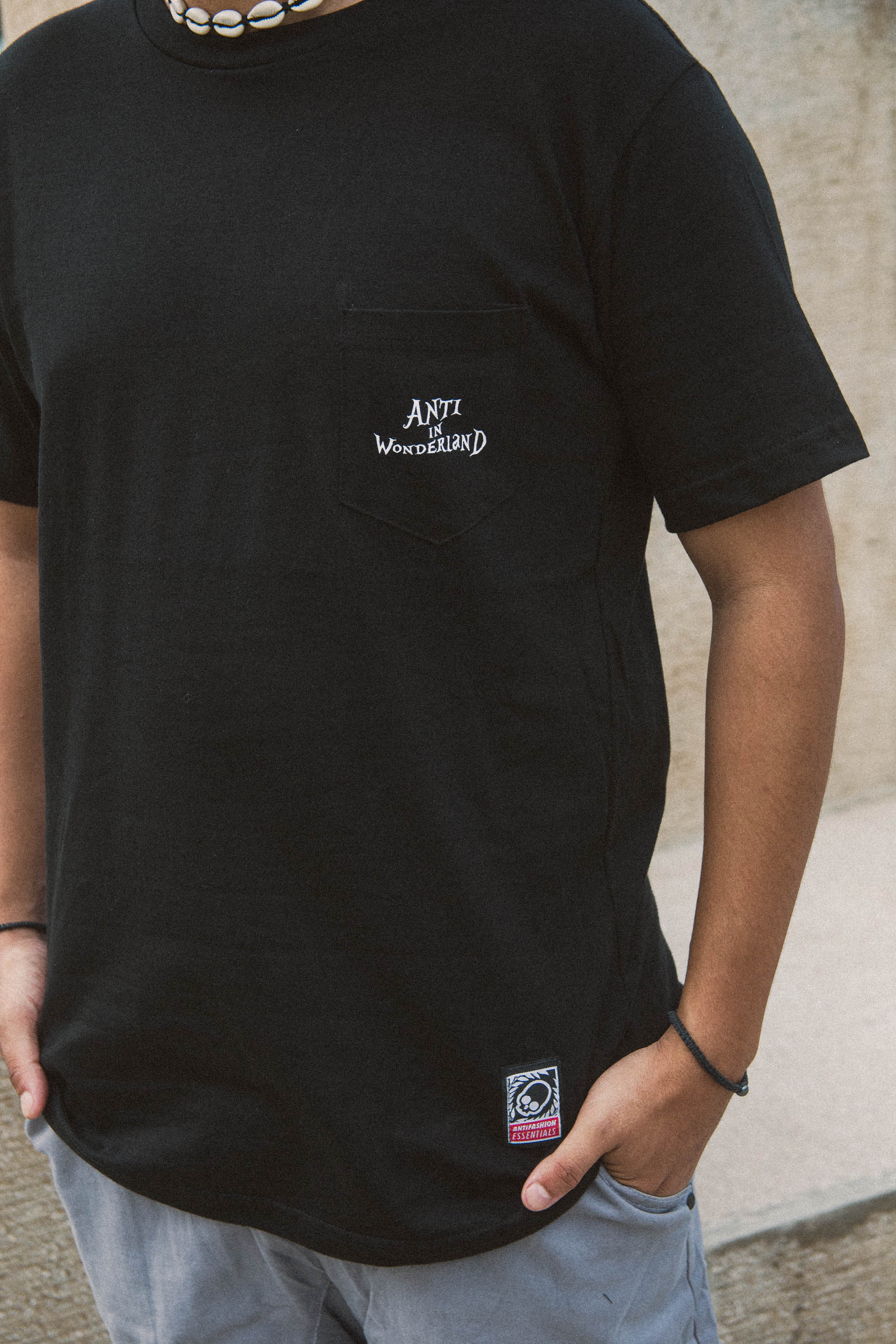 Playera Wonderland Essential