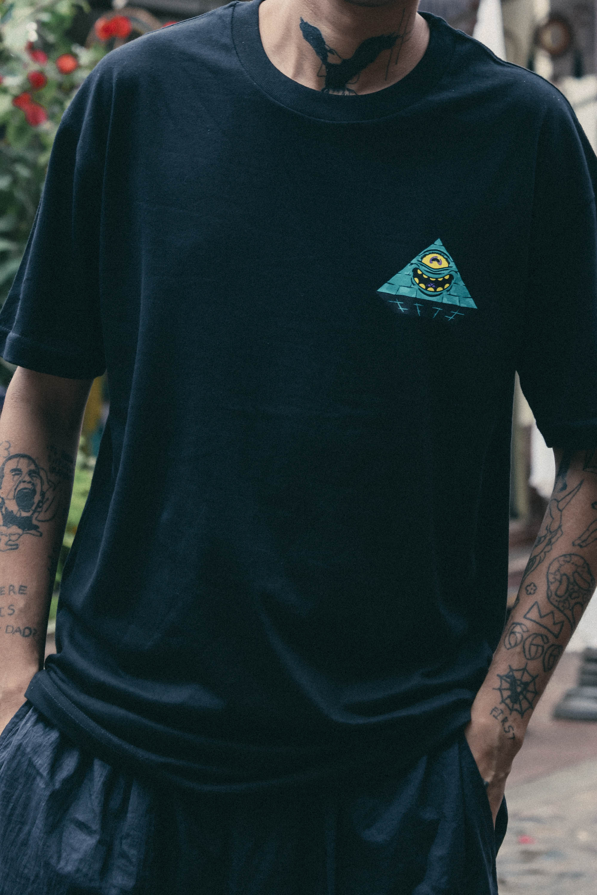 Playera Piramide Black