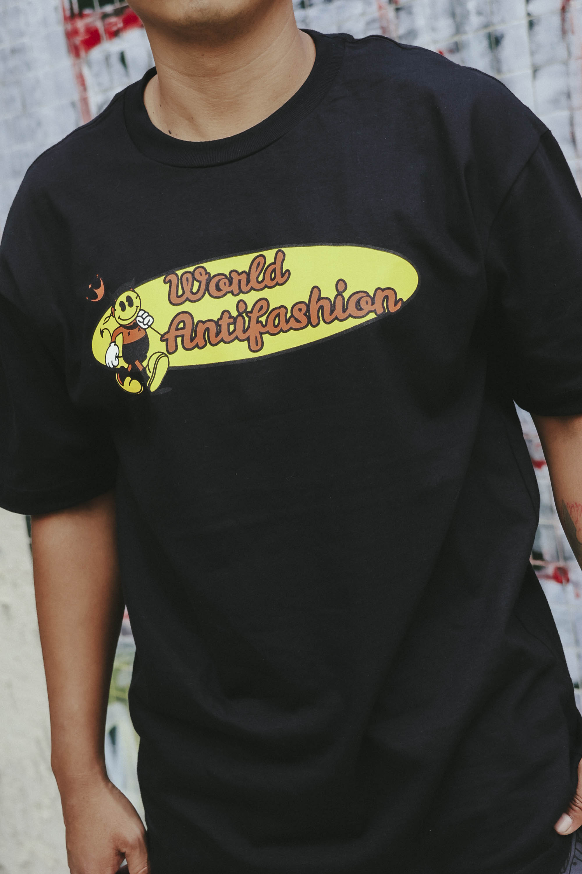 Playera Anti World