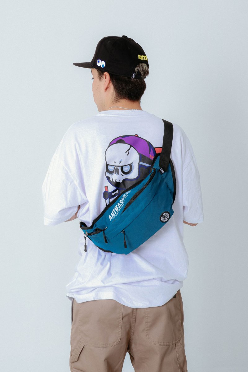 Cangurera Parche Blue - ANTIFASHION
