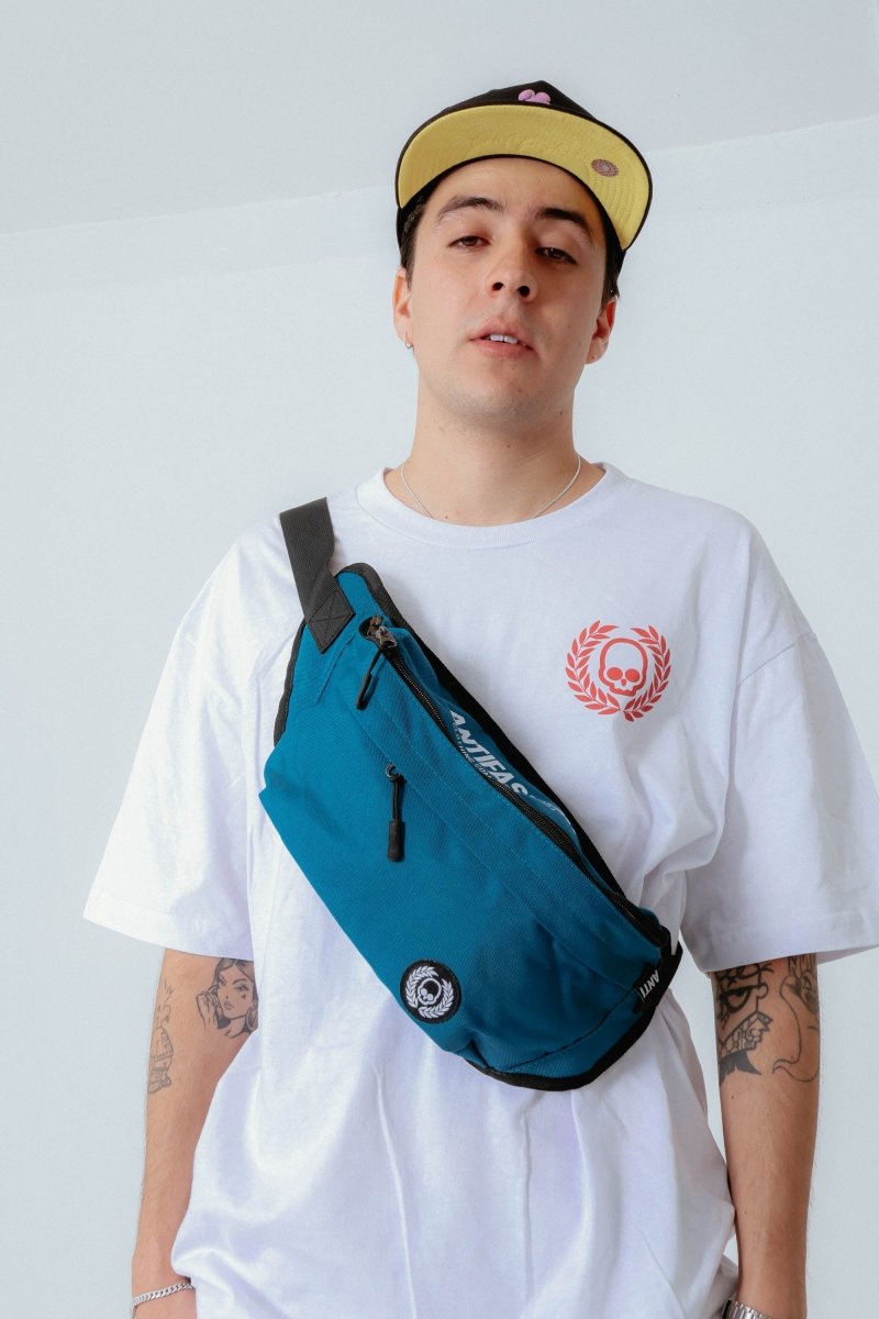 Cangurera Parche Blue - ANTIFASHION