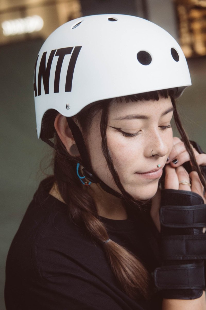 Casco Blanco - ANTIFASHION