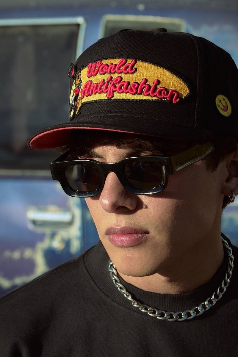 Gorra World - ANTIFASHION