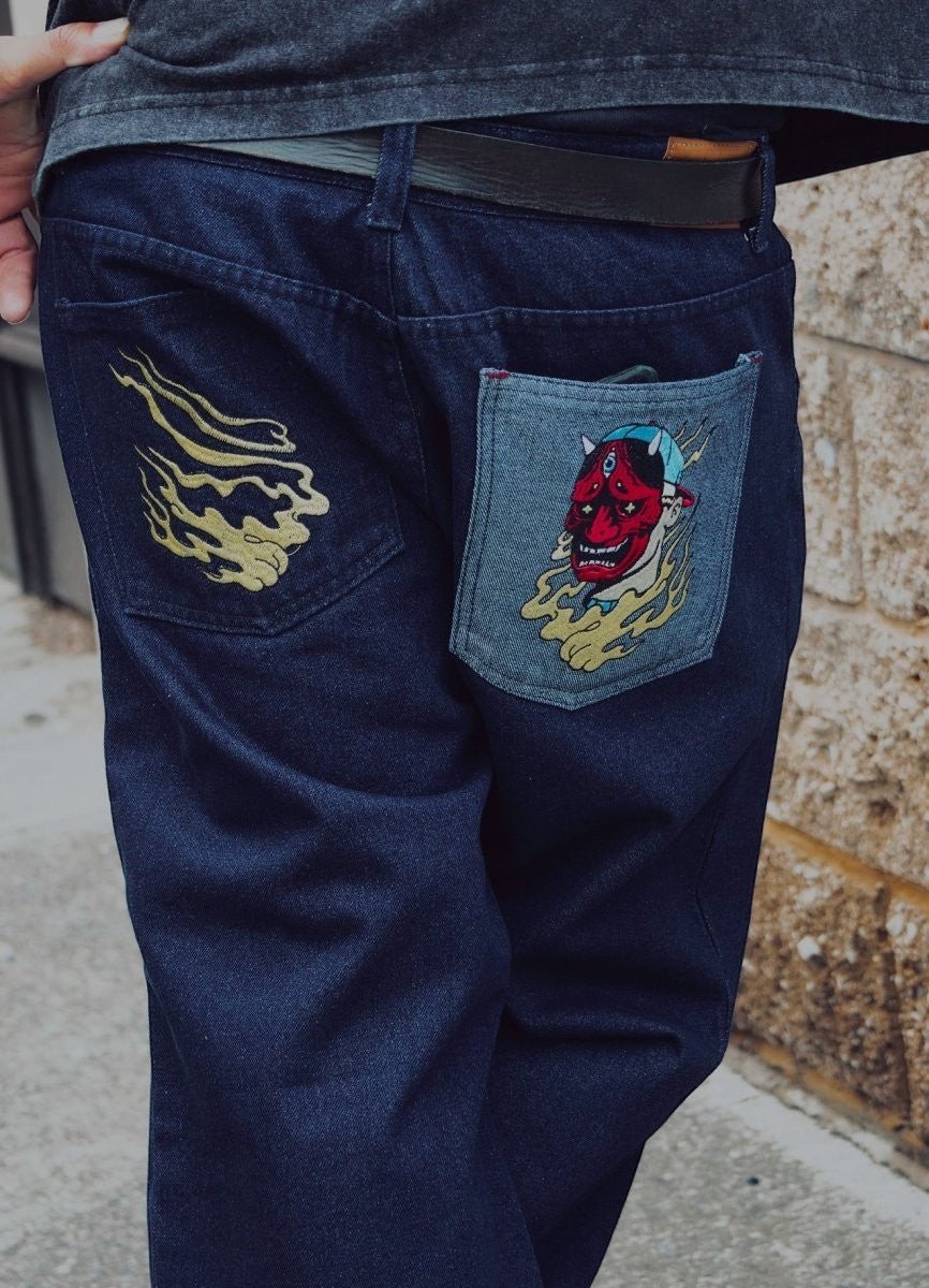 Jeans Bordados Hannya Índigo - ANTIFASHION