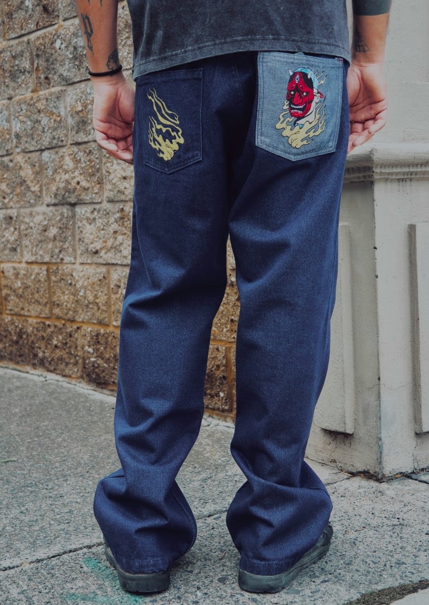 Jeans Bordados Hannya Índigo - ANTIFASHION