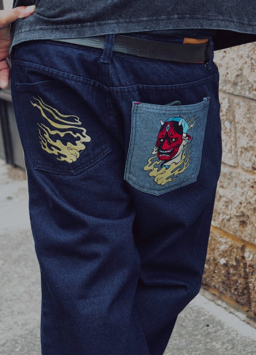 Jeans Bordados Hannya Índigo - ANTIFASHION