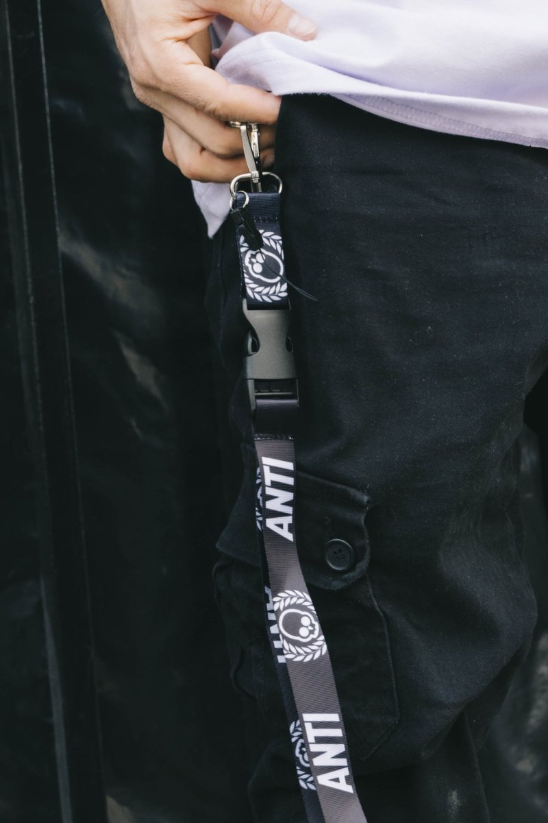Llavero Logo Black - ANTIFASHION