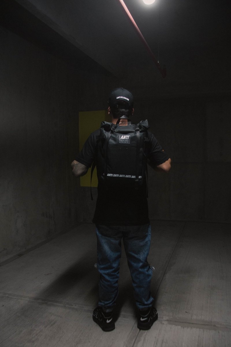 Mochila Camping Anti Black - ANTIFASHION