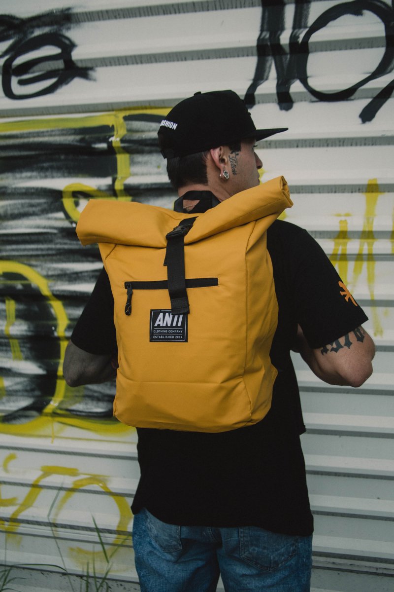 Mochila Camping Impermeable Yellow - ANTIFASHION
