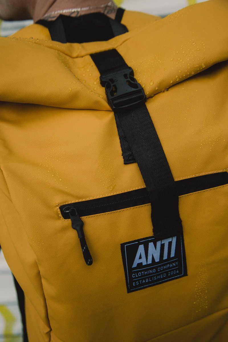 Mochila Camping Impermeable Yellow - ANTIFASHION
