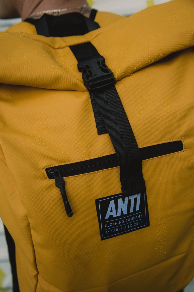 Mochila Camping Impermeable Yellow - ANTIFASHION