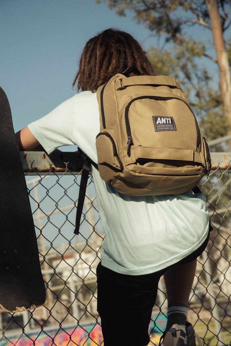 Mochila Essential kaki - ANTIFASHION