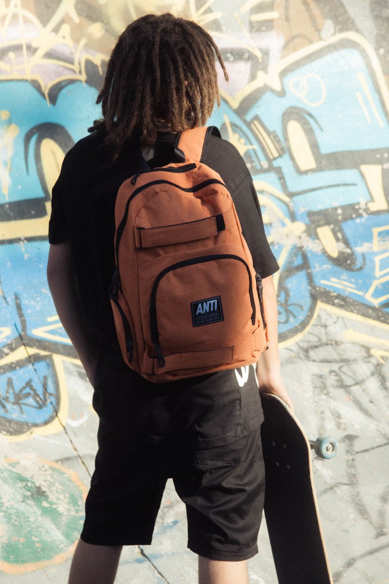 Mochila Essential Naranja - ANTIFASHION