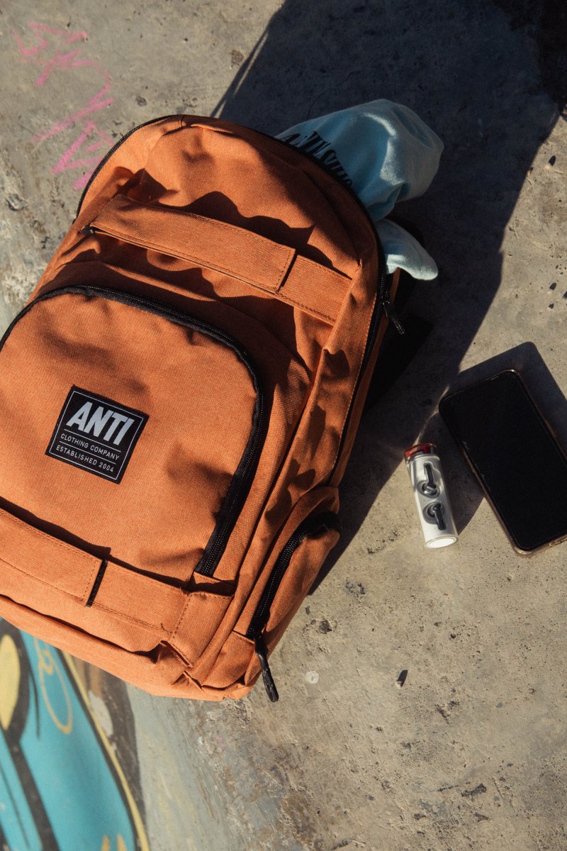 Mochila Essential Naranja - ANTIFASHION