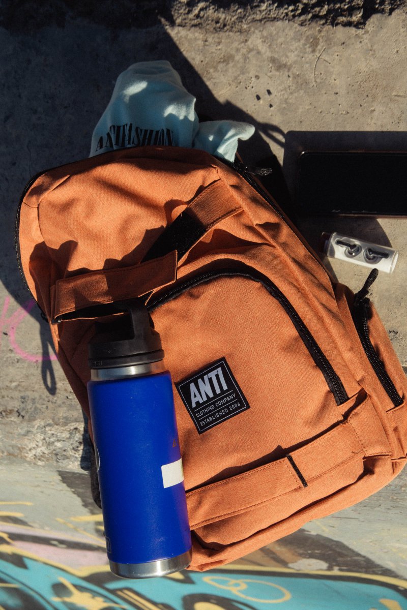 Mochila Essential Naranja - ANTIFASHION