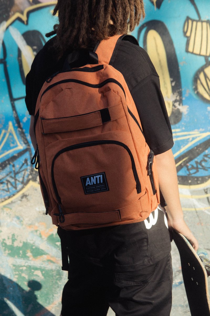 Mochila Essential Naranja - ANTIFASHION