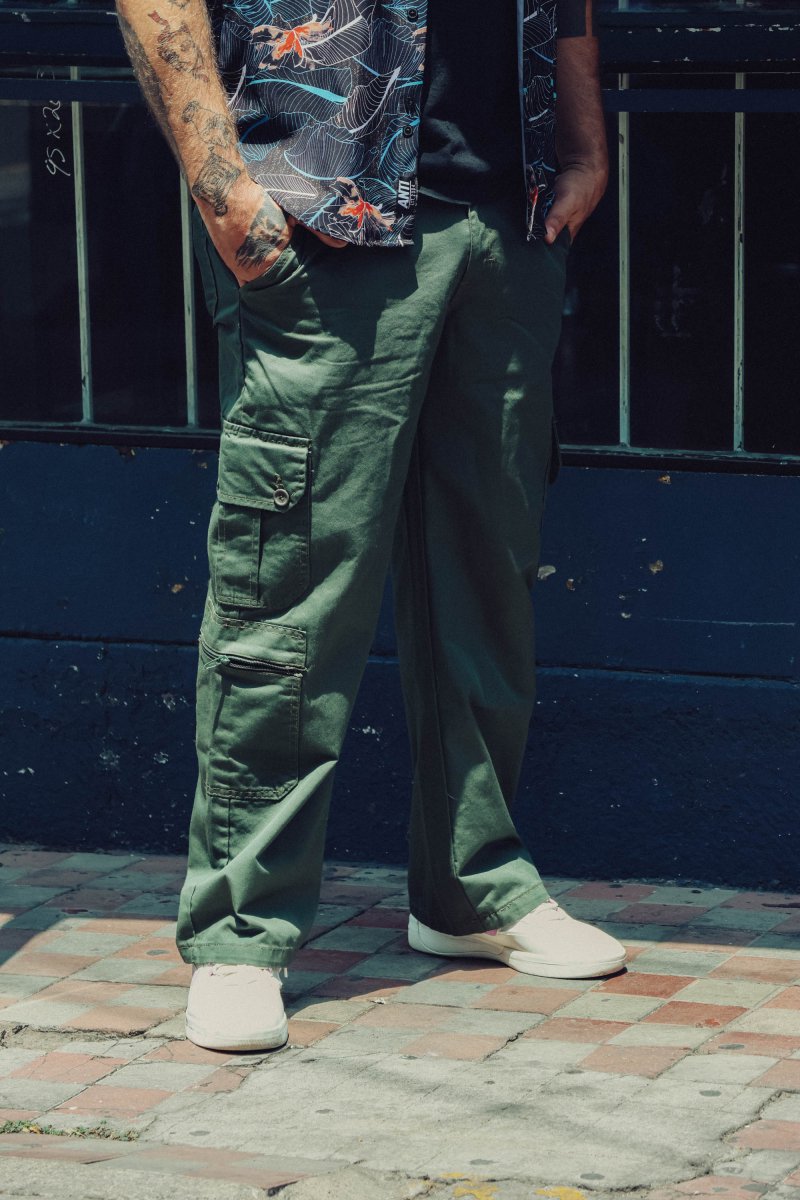 Pantalon Carpintero Cargo Olivo - ANTIFASHION