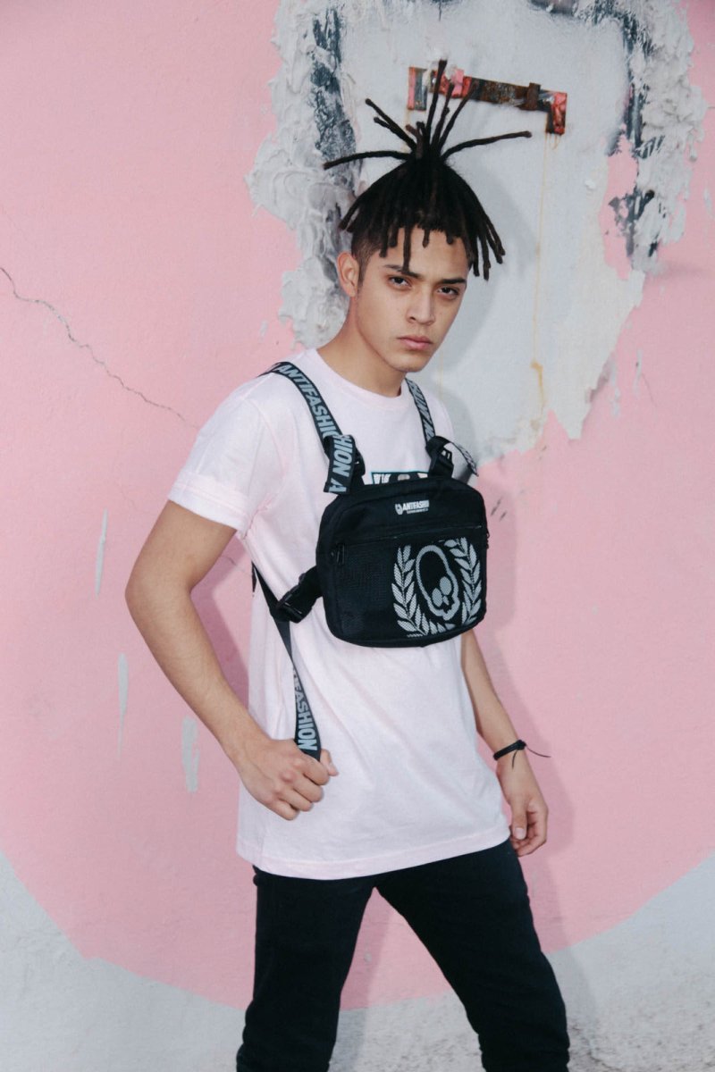 Pechera Black Logo - ANTIFASHION