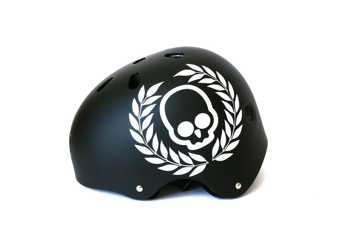Casco Negro - ANTIFASHION