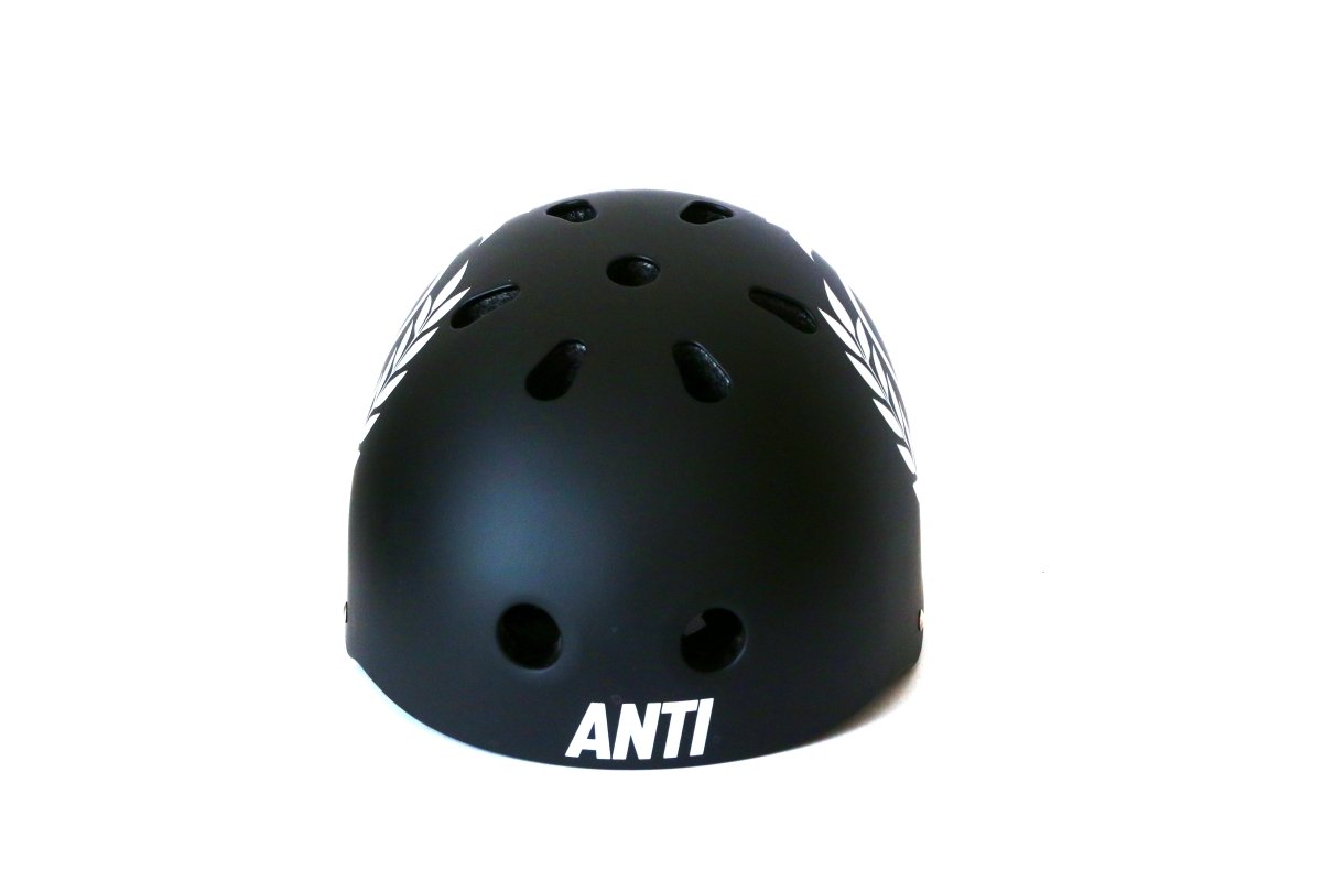 Casco Negro - ANTIFASHION